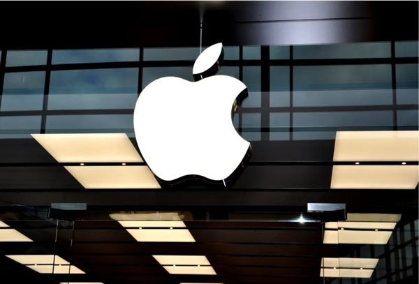 Apples marknadsvärde sköt i höjden med 100 miljarder dollar när det håller på att göra en stor uppgradering